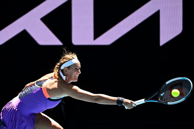 TENNIS AUSTRALIAN OPEN, Victoria Azarenka of Belarus in action during her first Round Women s singles match against Jessica Pegula of the United States of America on Day 2 of the Australian Open at Melbourne Park in Melbourne, Tuesday, February 9, 2021. ( NO ARCHIVING, EDITORIAL USE ONLY, NO USE IN BOOKS WITHOUT CONSENT MELBOURNE VIC AUSTRALIA  Copyright: xDAVExHUNTx 20210209001519317806