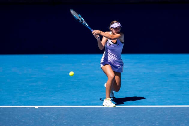 MELBOURNE, VIC - FEBRUARY 09: Sofia Kenin of the United States of America returns the ball during round 1 of the 2021 Australian Open on February 9 2020, at Melbourne Park in Melbourne, Australia. (Photo by Jason Heidrich Icon Sportswire) TENNIS: FEB 09 Australian Open Icon2102090352
