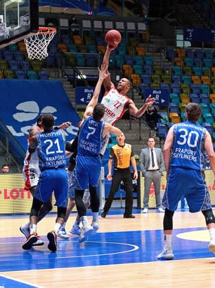 09 02 2021, xovx, basketball, BBL, Fraport Skyliners Frankfurt Brose Bamberg v l Kenneth Ogbe Brose Bamberg , Kamari Murphy Fraport Skyliners Frankfurt , Bruno Vrcic Fraport Skyliners Frankfurt , Devon Hall Brose Bamberg , Jon Axel Gudmundsson Fraport Skyliners Frankfurt emspor Frankfurt