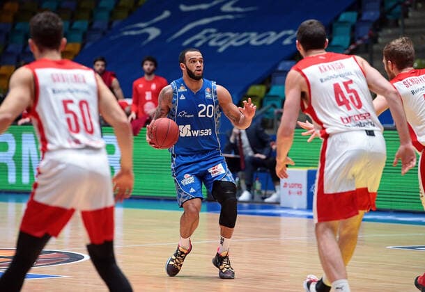 09 02 2021, xovx, basketball, BBL, Fraport Skyliners Frankfurt Brose Bamberg v l Joanic Grüttner Bacoul Brose Bamberg , Rasheed Moore Fraport Skyliners Frankfurt , David Kravish Brose Bamberg , Christian Sengfelder Brose Bamberg emspor Frankfurt