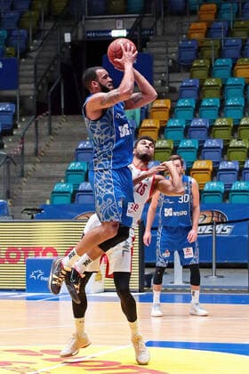 09 02 2021, xovx, basketball, BBL, Fraport Skyliners Frankfurt Brose Bamberg v l Rasheed Moore Fraport Skyliners Frankfurt , Kenneth Ogbe Brose Bamberg emspor Frankfurt