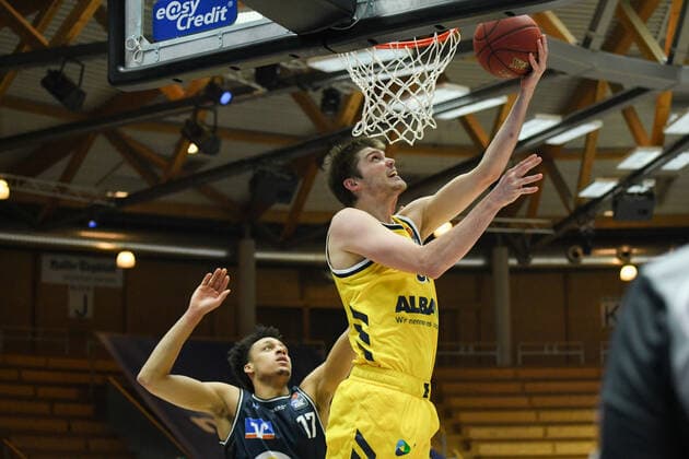 Ben Lammers ALBA Berlin at the basket, GER, HAKRO Merlins Crailsheim vs Alba Berlin, 09 02 2021, 17 Matchday easycredit Basketball Bundesliga, Season 2020 2021 GER, HAKRO Merlins Crailsheim vs Alba Berlin, 09 02 2021, 17 Matchday easycredit Basketball Bundesliga, Season 2020 2021 Crailsheim Copyright: xEibnerxPressefoto MichaelxMemmlerx EP_MMR