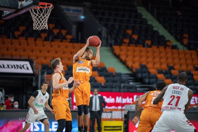 Per Guenther Ratiopharm Ulm 06 , Demitrius Conger Ratiopharm Ulm 01 , ratiopharm Ulm vs FC Bayern Basketball, Basketball, Bundesliga, easycredit, Matchday 17, Season 2020 2021, 09 02 2021, ratiopharm Ulm vs FC Bayern Basketball, Basketball, Bundesliga, easycredit, Matchday 17, Season 2020 2021, 09 02 2021 New Ulm. Copyright: xEIBNER SaschaxWaltherx EP_EER