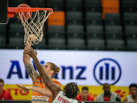 Dylan Osetkowski Ratiopharm Ulm 21 , Jalen Reynolds FC Bayern, 08 , ratiopharm Ulm vs FC Bayern Basketball, Basketball, Bundesliga, easycredit, 17 Spieltag, Saison 2020 2021, 09 02 2021, ratiopharm Ulm vs FC Bayern Basketball, Basketball, Bundesliga, easycredit, 17 Spieltag, Saison 2020 2021, 09 02 2021 New Ulm. Copyright: xEIBNER SaschaxWaltherx EP_EER