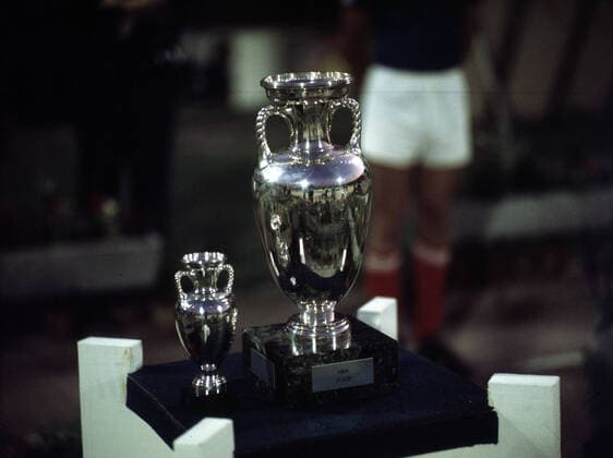20 06 76 CSSR Germany Yugoslavia, Belgrade, 20 06 1976, Football, UEFA European Championship 1976 in Yugoslavia, Final, CSSR DFB Germany 5 3 i E EM Pokal Ttophäe