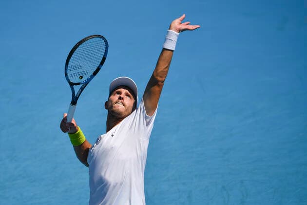 TENNIS AUSTRALIAN OPEN, James Duckworth of Australia in action during his second Round Men s singles match against Felix Auger Aliassime of Canada on Day 3 of the Australian Open at Melbourne Park in Melbourne, Wednesday, February 10, 2021. ( NO ARCHIVING, EDITORIAL USE ONLY, NO USE IN BOOKS WITHOUT CONSENT MELBOURNE VIC AUSTRALIA  Copyright: xJAMESxROSSx 20210210001519527444