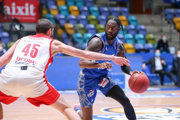 Basketball Bundesliga,Fraport Skyliners Brose Bamberg,2021 02 09,GER, at Mobley Matt, Fraport Skyliners, 1 ,with ball, ,Eibner Pressefoto Uli Scherbaum Fraport Skyliners Brose Bamberg Frankfurt Copyright: xEibner-Pressefoto UlrichxScherbaumx EP_usm