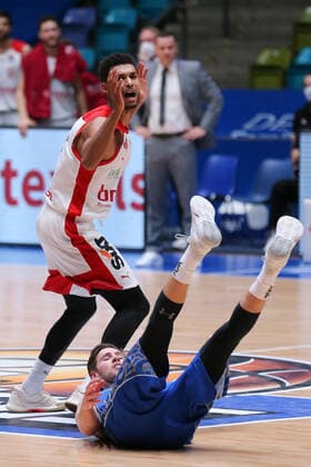 Basketball Bundesliga,Fraport Skyliners Brose Bamberg,2021 02 09,GER, im b5 Gudmundsson Jon Axel, Fraport Skyliners, 30 ,foul, ,Eibner Pressefoto Uli Scherbaum Fraport Skyliners Brose Bamberg Frankfurt Copyright: xEibner-Pressefoto UlrichxScherbax EP_usm
