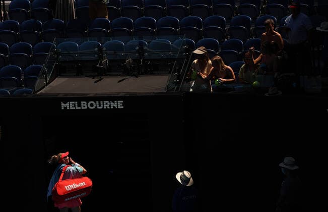 (210210) -- MELBOURNE, Feb. 10, 2021 -- Nina Stojanovic of Serbia greets the audience after the women s singles second round match between Nina Stojanovic of Serbia and Serena Williams of the United States at Australian Open in Melbourne Park, Melbourne, Australia, Feb. 10, 2021. ) (SP)AUSTRALIA-MELBOURNE-TENIS-AUSTRALIAN OPEN BaixXuefei 