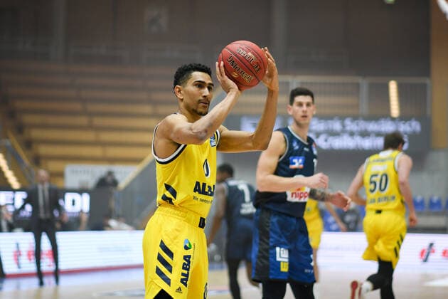 Maodo Lo ALBA Berlin on the ball, GER, HAKRO Merlins Crailsheim vs Alba Berlin, 09 02 2021, 17 matchday easycredit Basketball Bundesliga, season 2020 2021 GER, HAKRO Merlins Crailsheim vs Alba Berlin, 09 02 2021, 17 matchday easycredit Basketball Bundesliga, season 2020 2021 Crailsheim Copyright: xEibnerxPressefoto MichaelxMemmlerx EP_MMR