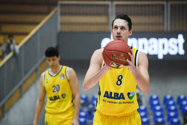 Marcus Eriksson ALBA Berlin shooting a free throw, GER, HAKRO Merlins Crailsheim vs Alba Berlin, 09 02 2021, 17 Matchday easycredit Basketball Bundesliga, Season 2020 2021 GER, HAKRO Merlins Crailsheim vs Alba Berlin, 09 02 2021, 17 Matchday easycredit Basketball Bundesliga, Season 2020 2021 Crailsheim Copyright: xEibnerxPressefoto MichaelxMemmlerx EP_MMR