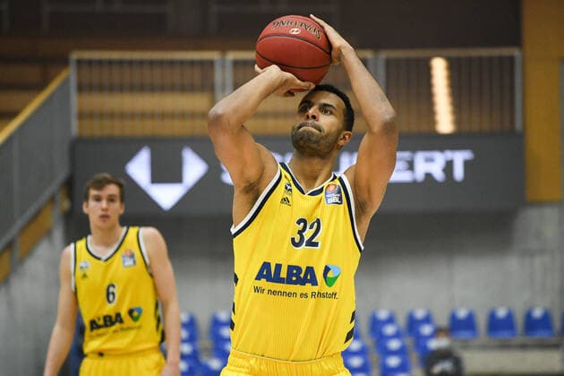 Johannes Thiemann ALBA Berlin during free throw, GER, HAKRO Merlins Crailsheim vs Alba Berlin, 09 02 2021, 17 Matchday easycredit Basketball Bundesliga, Season 2020 2021 GER, HAKRO Merlins Crailsheim vs Alba Berlin, 09 02 2021, 17 Matchday easycredit Basketball Bundesliga, Season 2020 2021 Crailsheim Copyright: xEibnerxPressefoto MichaelxMemmlerx EP_MMR