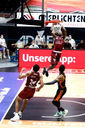 10 02 2021, easyCredit Basketball Bundesliga, BBL, 2020 2021 season, men, Chemnitz Niners Rasta Vechta George King, Niners Chemnitz, Isiaha Mike, Niners Chemnitz Chemnitz Fair Chemnitz Saxony Germany