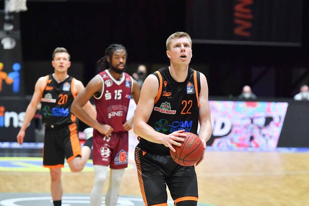 Chemnitz, Germany 10 February 2021 BBL 2020 2021 Niners Chemnitz vs Rasta Vechta free throw by Björn Bjoern Rohwer Vechta , Copyright: xFotostandx xDostmannx