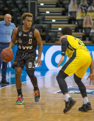GER, Basketball, EWE Baskets Oldenburg vs Hamburg Towers 10 02 2021, EWE Arena, Oldenburg, GER, easy Credit BBL, EWE Baskets Oldenburg vs Hamburg Towers, in picture TJ SHORTS Hamburg Towers 0 Phil PRESSEY EWE Baskets Oldenburg 25 nordphotoxRojahn nph00310