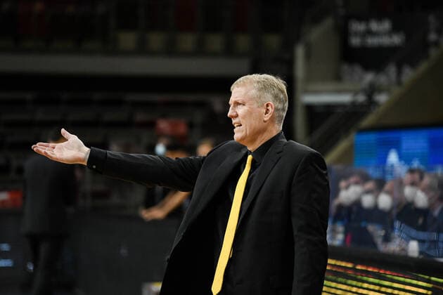 John Patrick MHP Riesen Ludwigsburg gives instructions, GER, MHP Riesen Ludwigsburg vs Basketball Loewen Braunschweig, 10 02 2021, 17 matchday easycredit Basketball Bundesliga, season 2020 2021 GER, MHP Riesen Ludwigsburg vs Basketball Loewen Braunschweig, 10 02 2021, 17 matchday easycredit Basketball Bundesliga, season 2020 2021 Ludwigsburg Copyright: xEibnerxPressefoto MichaelxMemmlerx EP_MMR