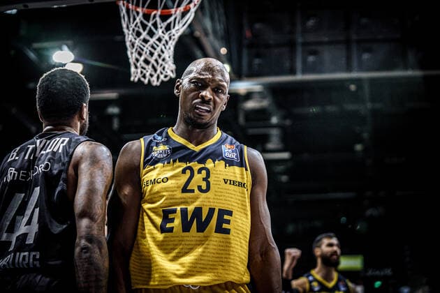 Basketball Oldenburg 10 02 2021 Season 2020 2021 easyCredit BBL 17 Matchday EWE Baskets Hamburg Towers Basketball Oldenburg 10 02 2021 Season 2020 2021 easyCredit BBL 17 Matchday EWE Baskets Hamburg Towers 44 Bryce Taylor, Towers Hamburg 23, Rickey Paulding, EWE Baskets Oldenburg editorial use only commercial use only by arrangement with the photographer Oldenburg Germany