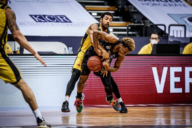 Basketball Oldenburg 10 02 2021 Season 2020 2021 easyCredit BBL 17 Matchday EWE Baskets Hamburg Towers Basketball Oldenburg 10 02 2021 Season 2020 2021 easyCredit BBL 17 Matchday EWE Baskets Hamburg Towers 55, Phil Pressey, EWE Baskets Oldenburg T 0 TJ Shorts, Towers Hamburg editorial use only commercial use only by arrangement with the photographer Oldenburg Germany