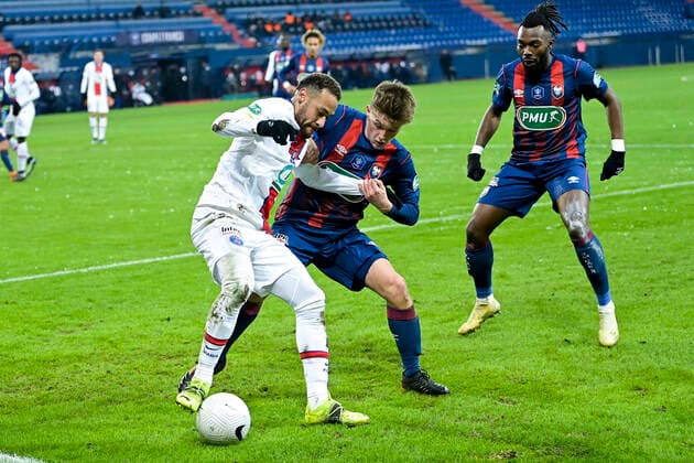 Fußball, Coupe de France, SM Caen - Paris St. Germain Neymar Jr (PSG) vs Johann Lepenant (Caen) FOOTBALL : SM Caen vs PSG - 1 32 de Finale - Coupe de France - 10 02 2021 JBAutissier Panoramic 
