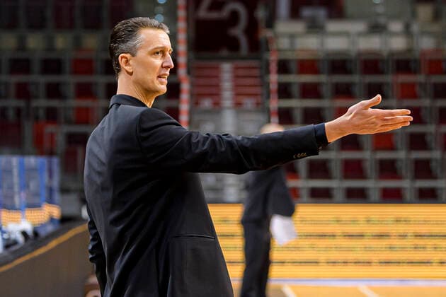 Ludwigsburg, Germany 10 February 2021 BBL 20 21 MHP Riesen Ludwigsburg vs Basketball Loewen Braunschweig Headcoach Pete Strobl Braunschweig Ludwigsburg MHP Arena Baden Württemberg Germany