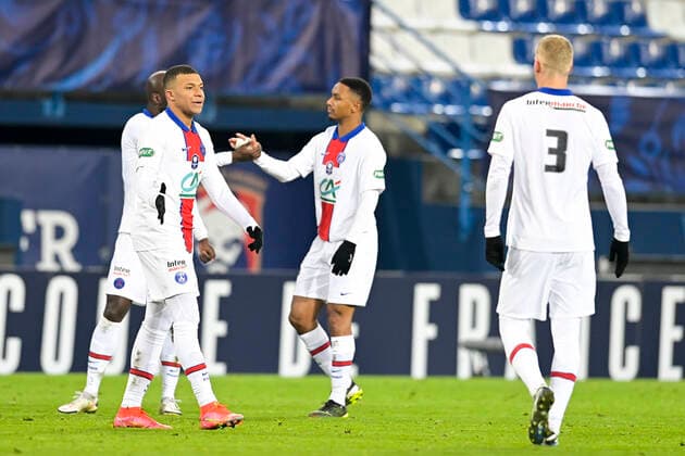 Fußball, Coupe de France, SM Caen - Paris St. Germain joiue des joueurs du PSG en fin de match Kylian Mbappe (PSG) FOOTBALL : SM Caen vs PSG - 1 32 de Finale - Coupe de France - 10 02 2021 JBAutissier Panoramic 