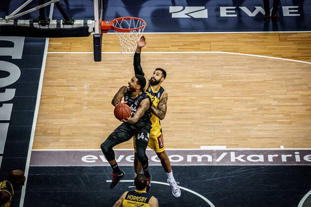Basketball Oldenburg 10 02 2021 Season 2020 2021 easyCredit BBL 17 Matchday EWE Baskets Hamburg Towers Basketball Oldenburg 10 02 2021 Season 2020 2021 easyCredit BBL 17 Matchday EWE Baskets Hamburg Towers 44 Bryce Taylor, Towers Hamburg 12, Martin Breunig, EWE Baskets Oldenburg editorial use only commercial use only by arrangement with the photographer Oldenburg Germany