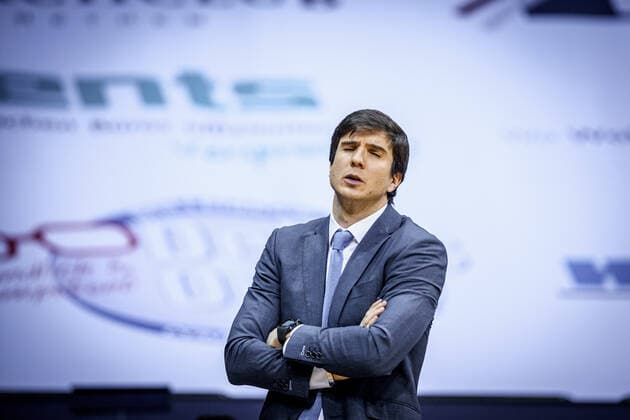 Basketball Oldenburg 10 02 2021 Season 2020 2021 easyCredit BBL 17 Matchday EWE Baskets Hamburg Towers Basketball Oldenburg 10 02 2021 Season 2020 2021 easyCredit BBL 17 Matchday EWE Baskets Hamburg Towers Pedro Calles Head Coach , Towers Hamburg editorial use only commercial use only by arrangement with the photographer Oldenburg Germany