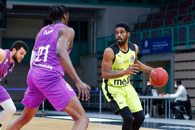 17 Matchday of the easyCredit BBL Basketball Bundesliga at Oberfrankenhalle in Bayreuth Bavaria Germany Season 2020 2021 Medi Bayreuth vs BG Goettingen Lazeric Jones Medi Bayreuth 12 right Tai Odiase BG Goettingen 21 left