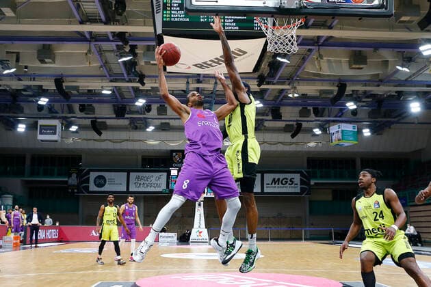 17 Matchday of the easyCredit BBL Basketball Bundesliga at Oberfrankenhalle in Bayreuth Bavaria Germany Season 2020 2021 Medi Bayreuth vs BG Goettingen Dererk Pardon Medi Bayreuth 0 right Akeem Vargas BG Goettingen 8 left