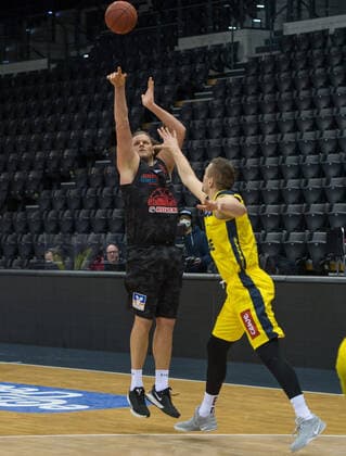 GER, Basketball, EWE Baskets Oldenburg vs JobStairs Giessen 46ers 12 02 2021, EWE Arena, Oldenburg, GER, easy Credit BBL, EWE Baskets Oldenburg vs JobStairs Giessen 46ers, in picture John BRYANT Jobstairs Giessen 46ers 54 Rasid MAHALBASIC EWE Baskets Oldenburg 24 nordphotoxRojahn nph00310
