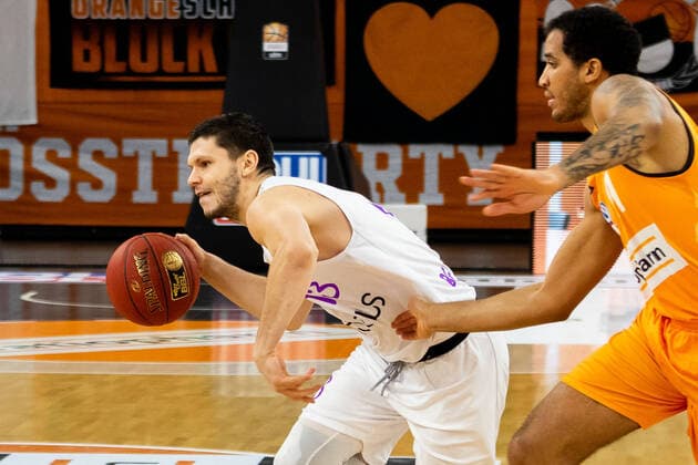 Rihards Lomazs BG Goettingen 13 r GER, Ratiopharm Ulm vs BG Goettingen, easycredit 1 Bundesliga Basketball,18 matchday, season 2020 21, 12 02 2021 Ratiopharm Ulm vs BG Goettingen, 1 Basketball Bundesliga New Ulm. Copyright: xEibner-Pressefoto RogerxBuerkex EP_EER