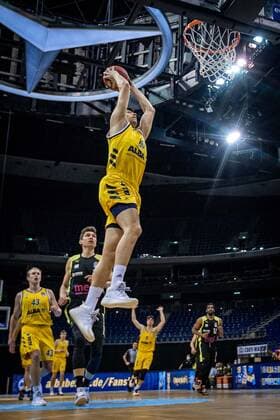 Basketball Berlin 12 02 2021 Season 2020 2021 BBL 1 Bundesliga easyCredit BBL Alba Berlin medi Bayreuth Simone Fontecchio Alba Berlin, No 20