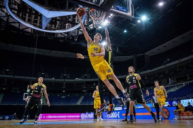 Basketball Berlin 12 02 2021 Season 2020 2021 BBL 1 Bundesliga easyCredit BBL Alba Berlin medi Bayreuth Ben Lammers Alba Berlin, No 50