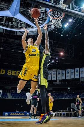 Basketball Berlin 12 02 2021 Season 2020 2021 BBL 1 Bundesliga easyCredit BBL Alba Berlin medi Bayreuth Simone Fontecchio Alba Berlin, No 20