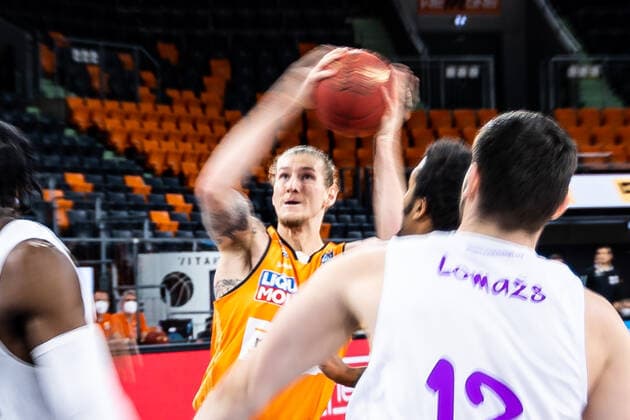 Dylan Osetkowski Ratiopharm Ulm 21 GER, Ratiopharm Ulm vs BG Goettingen, easycredit 1 Bundesliga Basketball,18 matchday, season 2020 21, 12 02 2021 Ratiopharm Ulm vs BG Goettingen, 1 Basketball Bundesliga New Ulm. Copyright: xEibner-Pressefoto RogerxBuerkex EP_EER
