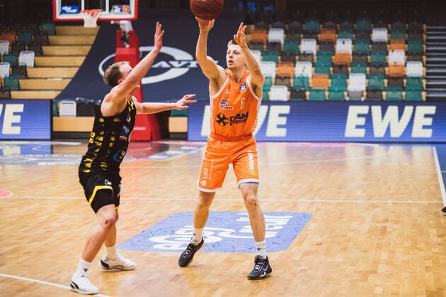 easyCredit BBL 18 Matchday RASTA Vechta vs MHP RIESEN Ludwigsburg, 12 02 2021 Lukas Herzog MHP RIESEN Ludwigsburg, 11 , Tim Hasbargen RASTA Vechta, 6 easyCredit BBL 18 Matchday RASTA Vechta vs MHP RIESEN Ludwigsburg on 12 02 2021 in Vechta RASTA Dome , Germany, Copyright: xBEAUTIFULxSPORTS Neddermannx