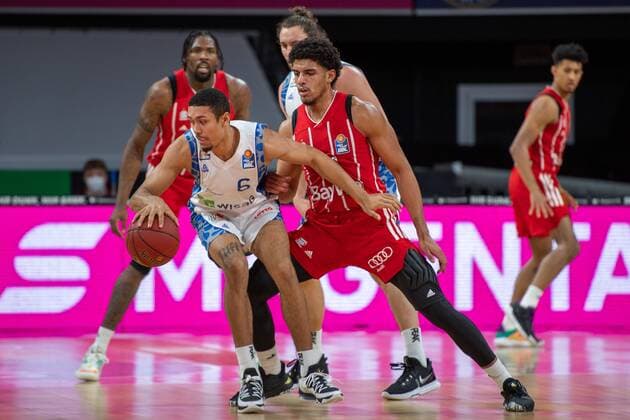 Len Adam Schoormann 6 Fraport Skyliners , Wade Baldwin 2 FC Bayern , FC Bayern Basketball vs Fraport Skyliners, BBL, 12 02 2021 Muenchen Bayern Germany Copyright: xkolbert-press UlrichxGamelx
