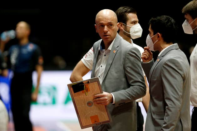 12 02 2021, easyCredit Basketball Bundesliga, BBL, season 2020 2021, men, Chemnitz Niners Brose Bamberg Rodrigo Pastore Headcoach , Niners Chemnitz Chemnitz Fair Chemnitz Saxony Germany