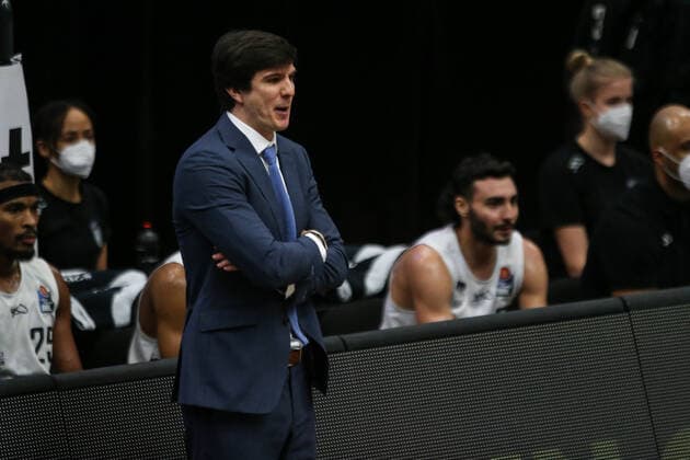 Basketball Germany, 1 Bundesliga, Hamburg Towers Telekom Baskets Bonn, Hamburg, 12 02 2021 Coach Pedro Calles Towers