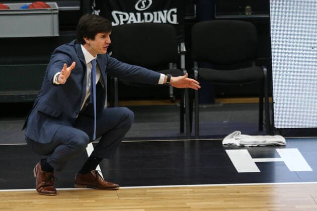 Basketball Germany, 1 Bundesliga, Hamburg Towers Telekom Baskets Bonn, Hamburg, 12 02 2021 Coach Pedro Calles Towers