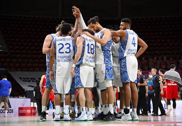 12 02 2021, xemx, basketball BBL Bundesliga, FC Bayern Muenchen basketball Fraport Skyliners emspor, v l team, players, disappointed, disappointed looking, dissapointed Muenchen