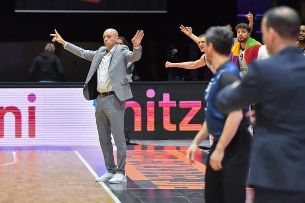 Chemnitz, Germany 12 February 2021 BBL 2020 2021 Niners Chemnitz vs Brose Bamberg coach Rodrigo Pastore Chemnitz , Copyright: xFotostandx xDostmannx