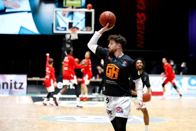 12 02 2021, easyCredit Basketball Bundesliga, BBL, season 2020 2021, men, Chemnitz Niners Brose Bamberg Dominique Johnson, Niners Chemnitz Chemnitz Fair Chemnitz Saxony Germany