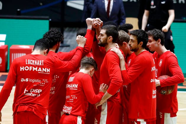 12 02 2021, easyCredit Basketball Bundesliga, BBL, season 2020 2021, men, Chemnitz Niners Brose Bamberg Team from Bamberg Chemnitz Fair Chemnitz Saxony Germany