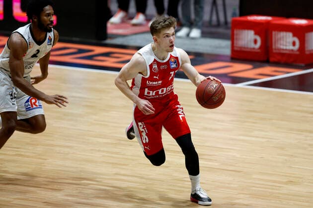 12 02 2021, easyCredit Basketball Bundesliga, BBL, season 2020 2021, men, Chemnitz Niners Brose Bamberg Bennet Hundt, Brose Bamberg Chemnitz Fair Chemnitz Saxony Germany