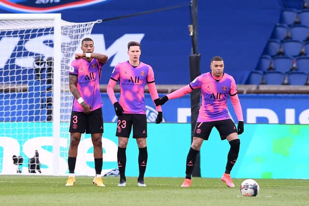 COUP FRANC - MUR - 07 KYLIAN MBAPPE (PSG) - 23 JULIAN DRAXLER (PSG) - 03 PRESNEL KIMPEMBE (PSG) FOOTBALL : Paris SG vs Nice - Ligue 1 Uber Eats - 13 02 2021 FEP Panoramic 