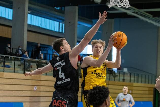 Moritz Sanders Nürnberg Falcons, 4 Timo Lanmüller Tigers Tübingen, 77 ¨¨¨Tigers Tübingen vs Nürnberg Falcons, 2 Basketball, Bundesliga, Pro A, Barmer 2 Basketball, Matchday 21, Season 2020 2021, 13 02 2021, ¨¨ Tigers Tübingen Nürnberg Falcons, Basketball, 2 Bundesliga, Barmer 2 Basketball, Matchday 21, Season 2020 2021, 13 02 2021 Rottenburg am Neckar. Copyright: xNinaxSander xEibnerxPressefotoxIx EP_NSR