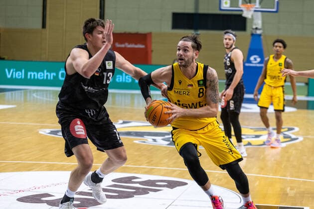 Jonathan Maier Nürnberg Falcons, 13 Enosch Wolf Tigers Tübingen, 8 ¨¨¨Tigers Tübingen vs Nürnberg Falcons, 2 Basketball, Bundesliga, Pro A, Barmer 2 Basketball, Spieltag 21, Spielzeit 2020 2021, 13 02 2021, ¨¨ Tigers Tübingen Nürnberg Falcons, Basketball, 2 Bundesliga, Barmer 2 Basketball, Spieltag 21, Spielzeit 2020 2021, 13 02 2021 Rottenburg am Neckar. Copyright: xNinaxSander xEibnerxPressefotoxIx EP_NSR