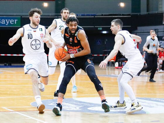 Courtney Stockard wiha Panthers Schwenningen, 00 in duel with Haris Hujic Bayer Giants Leverkusen, 10 Bayer Giants Leverkusen vs wiha Panthers Schwenningen, mens, basketball, 2 league, 21 matchday, ProA, 2020 2021, 13 02 2021 Bayer Giants Leverkusen vs wiha Panthers Schwenningen, mens, basketball, 2 league, 22 matchday, 2020 2021, ProA, 13 02 2021 Leverkusen Copyright: xJulianxMeusel Eibner-Pressefotox EP_JML