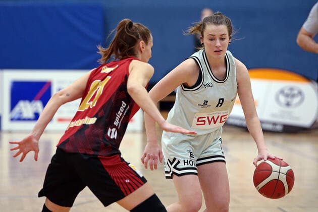 13 02 2021, xovx, Basketball Women, DBBL, 2 Bundesliga Nord, Bender Baskets Gruenberg RheinLand Lions v l Eva Rupnik Rheinland Lions , Elisa Mevius Bender Baskets Gruenberg Gruenberg Sporthalle Theo Koch Schule Hessen Germany EN